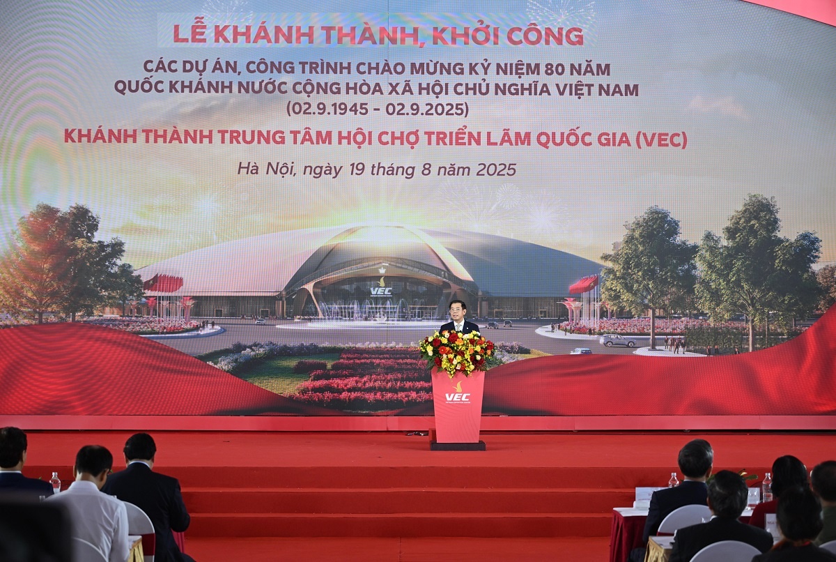 Ông Nguyễn Việt Quang - Phó Chủ tịch kiêm Tổng giám đốc Tập đoàn Vingroup phát biểu