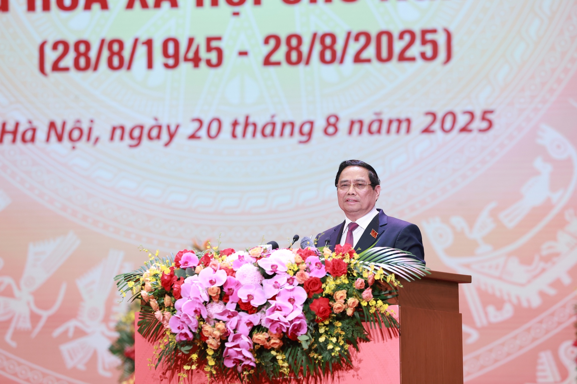 Thủ tướng Phạm Minh Chính trình bày Diễn văn tại lễ kỷ niệm - Ảnh VGP/Nhật Bắc Thủ tướng Phạm Minh Chính trình bày Diễn văn tại lễ kỷ niệm - Ảnh VGP/Nhật Bắc