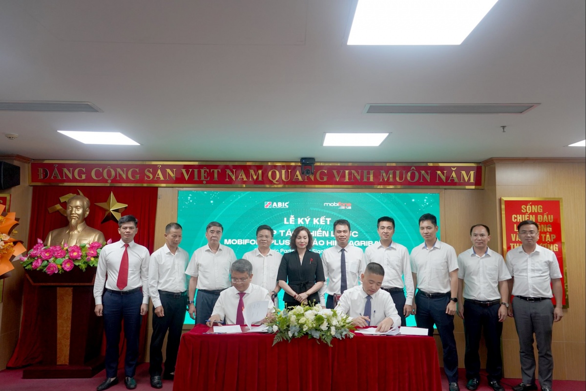 Bảo hiểm Agribank và Mobifone Plus ký hợp tác toàn diện