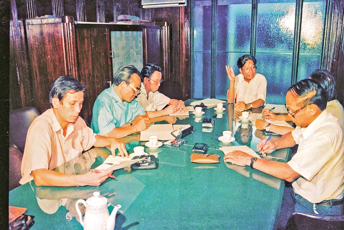 Hành trình thắp lửa Hành trình thắp lửa