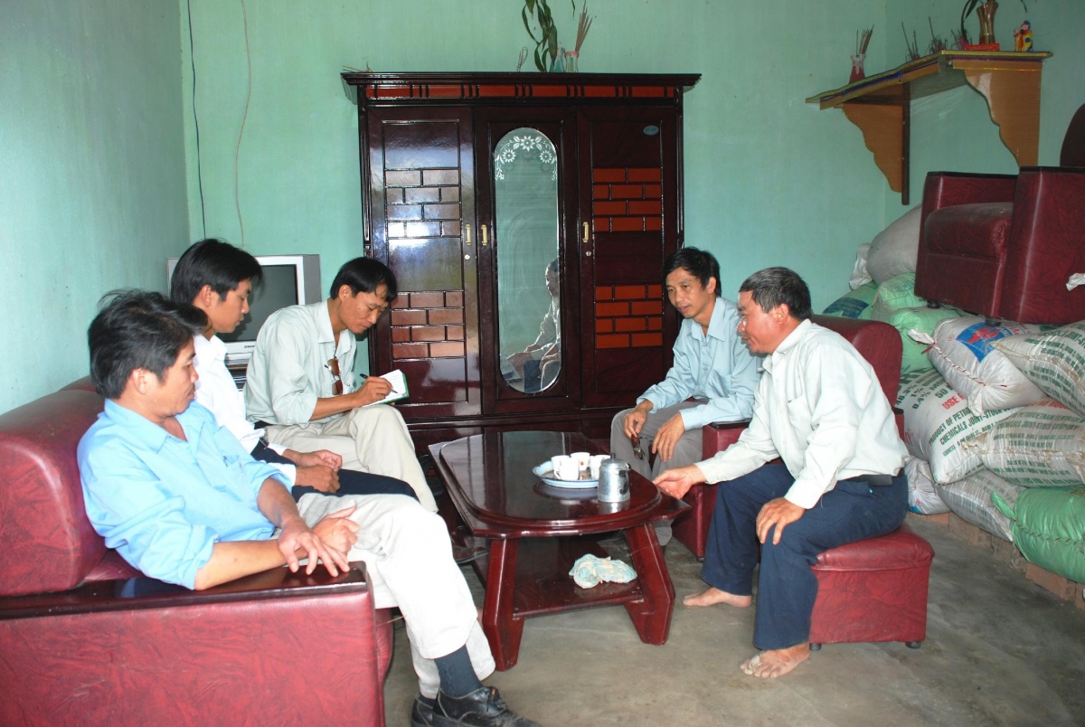 Tác giả trong một lần tác nghiệp tại vùng biên Kon Tum Tác giả trong một lần tác nghiệp tại vùng biên Kon Tum