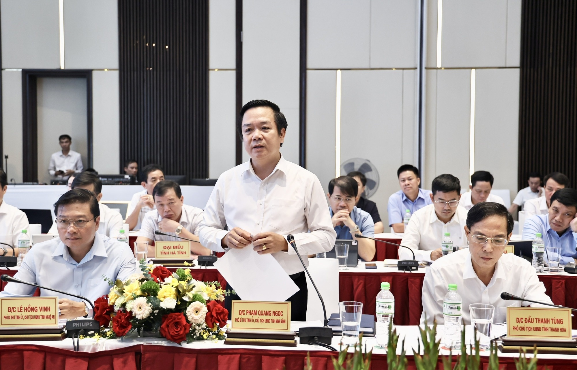 Chủ tịch UBND tỉnh Ninh Bình Phạm Quang Ngọc phát biểu tại buổi làm việc - Ảnh: VGP/Thu Sa