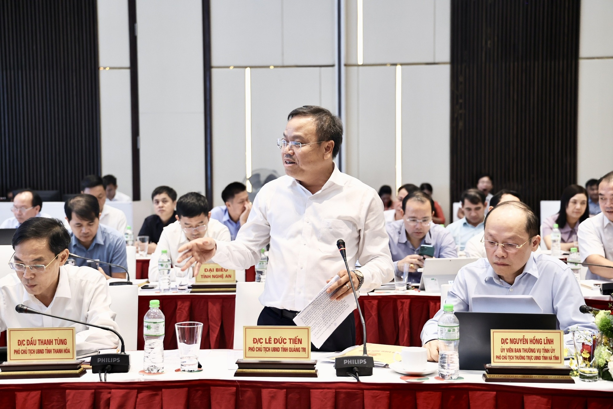 Phó Chủ tịch UBND tỉnh Quảng Trị Lê Đức Tiến phát biểu tại buổi làm việc - Ảnh: VGP/Thu Sa