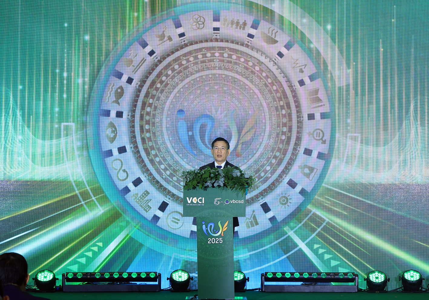 Phó Thủ tướng kêu gọi cộng đồng doanh nghiệp Việt Nam cần chủ động, bản lĩnh và tiên phong trên hành trình phát triển và xây dựng giá trị bền vững - Ảnh Trần Mạnh