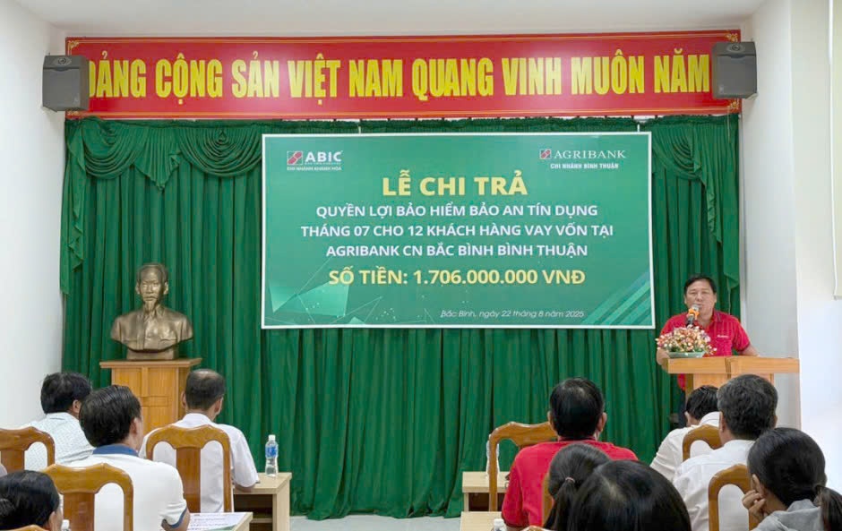 Bảo hiểm Agribank chi nhánh Khánh Hòa chi trả hơn 1,7 tỷ đồng cho khách hàng Bảo hiểm Agribank chi nhánh Khánh Hòa chi trả hơn 1,7 tỷ đồng cho khách hàng