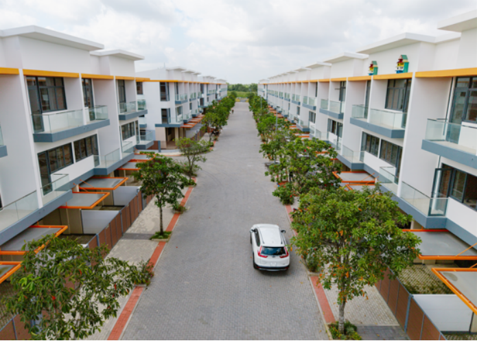 Dự án Elite Life vẫn đang mở bán, với các sản phẩm là khu nhà phố xây sẵn có sân vườn và sổ hồng riêng. Dự án Elite Life vẫn đang mở bán, với các sản phẩm là khu nhà phố xây sẵn có sân vườn và sổ hồng riêng.