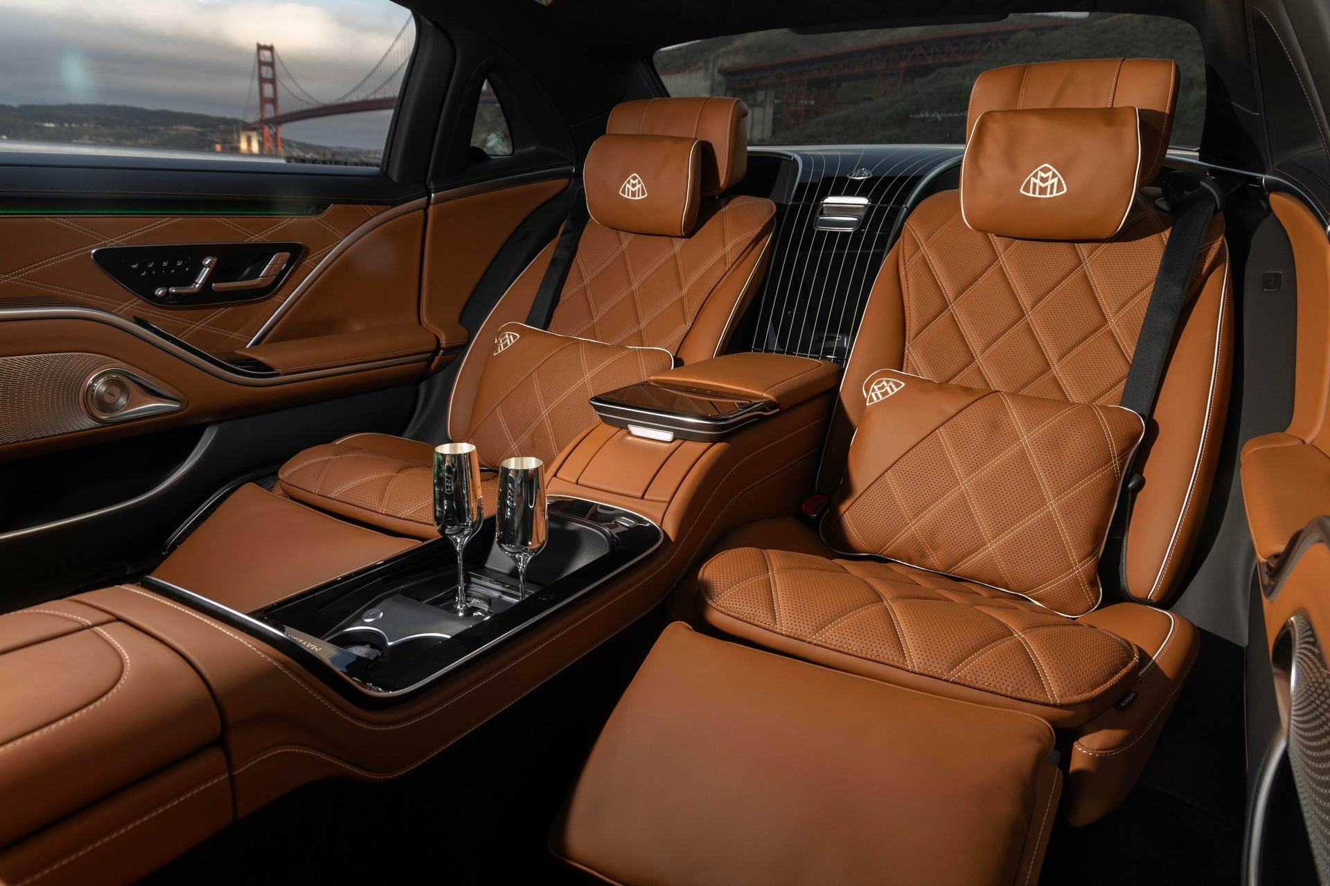 S680 Emerald Isle: Sedan siêu sang của Maybach mang hương gỗ và muối biển