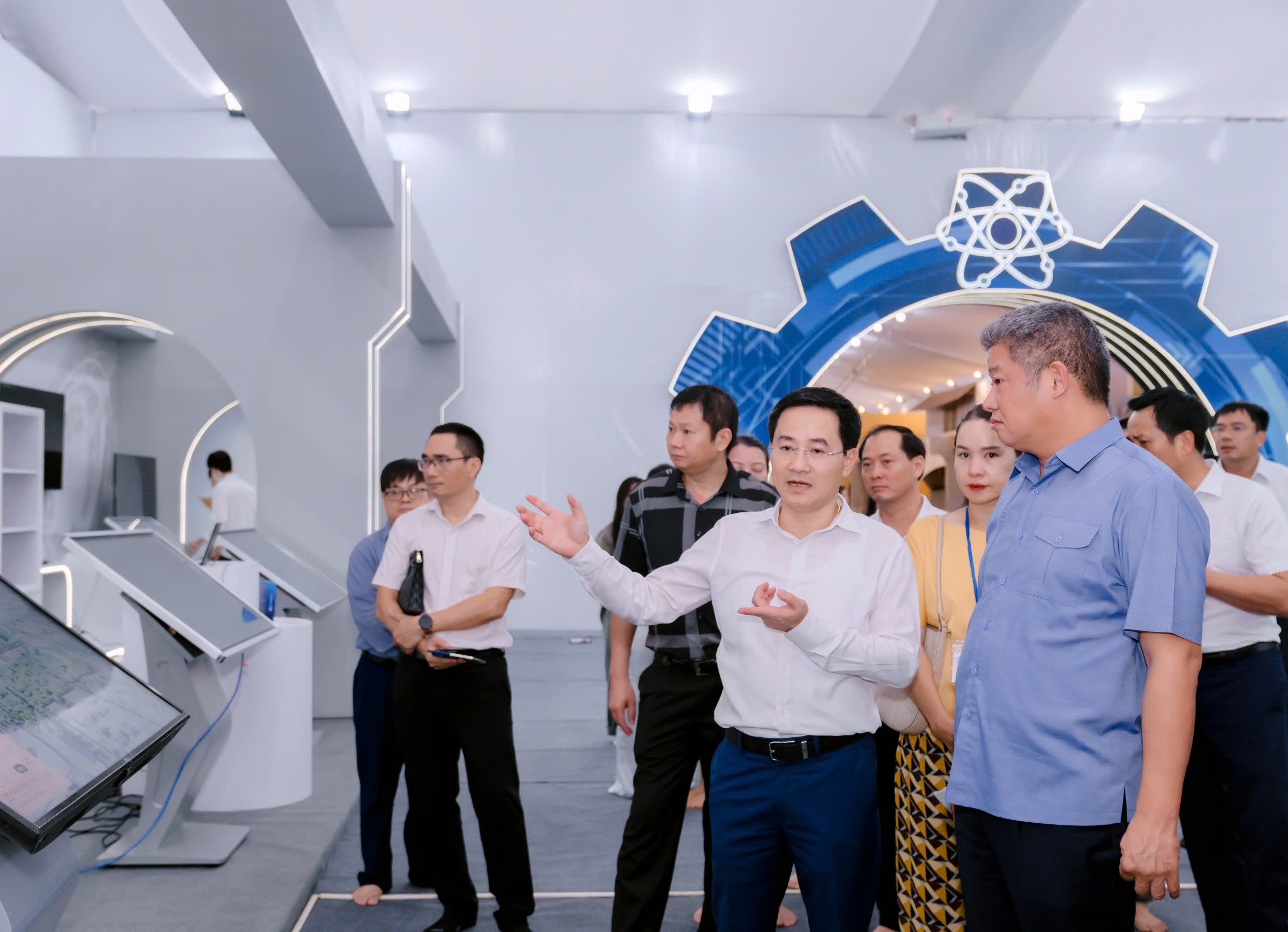 Phó Chủ tịch UBND thành phố Hà Nội Nguyễn Mạnh Quyền 