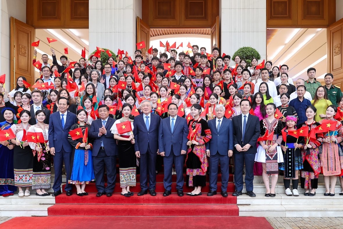 Agribank nhận Bằng khen của Thủ tướng vì đóng góp xóa nhà tạm, dột nát