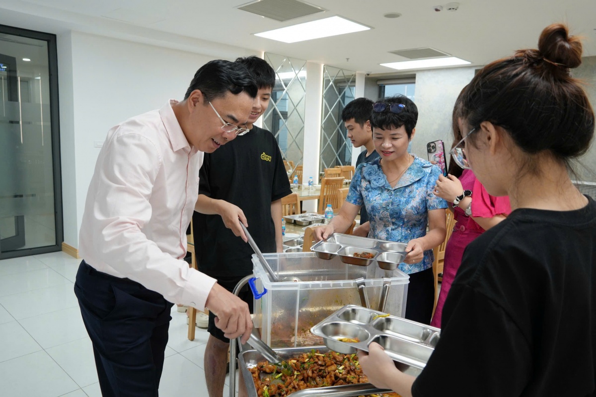 Ấm áp “Bữa cơm công đoàn” tại CIC Ấm áp “Bữa cơm công đoàn” tại CIC