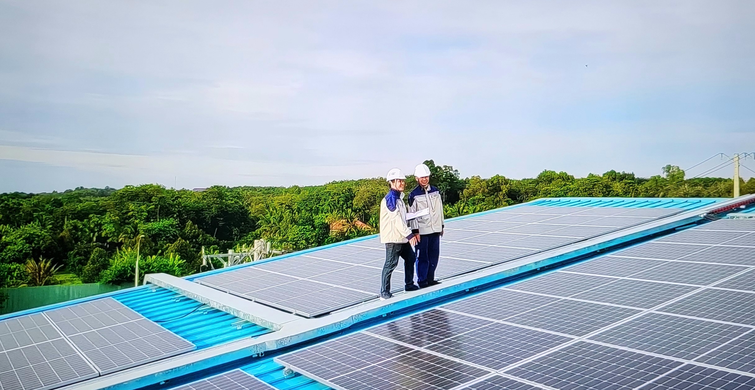 Một hệ thống điện Mặt Trời áp mái công suất 3–5 kWp hiện nay có chi phí khoảng 40–70 triệu đồng