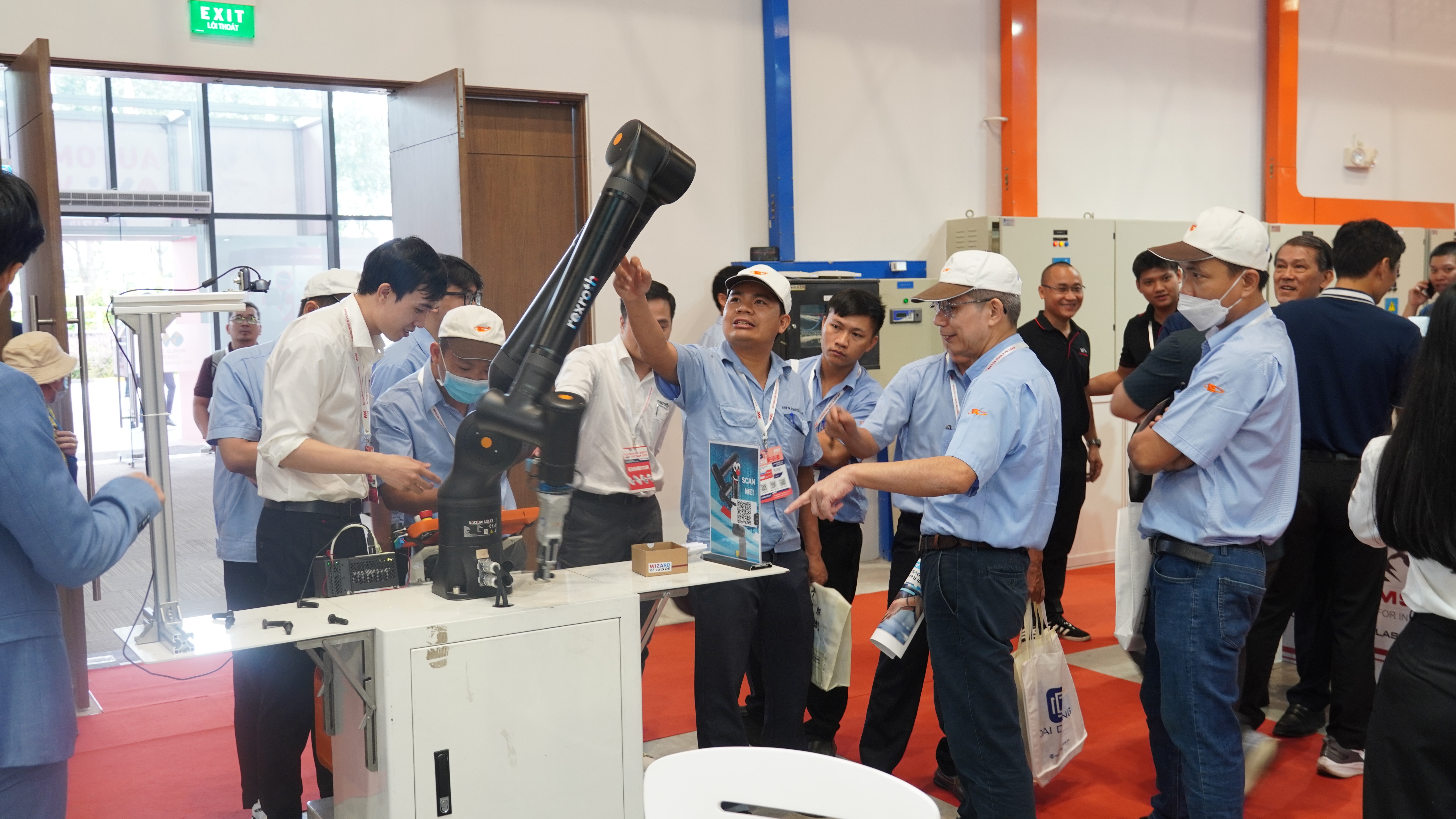 Dòng robot Kassow có mặt tại triển lãm