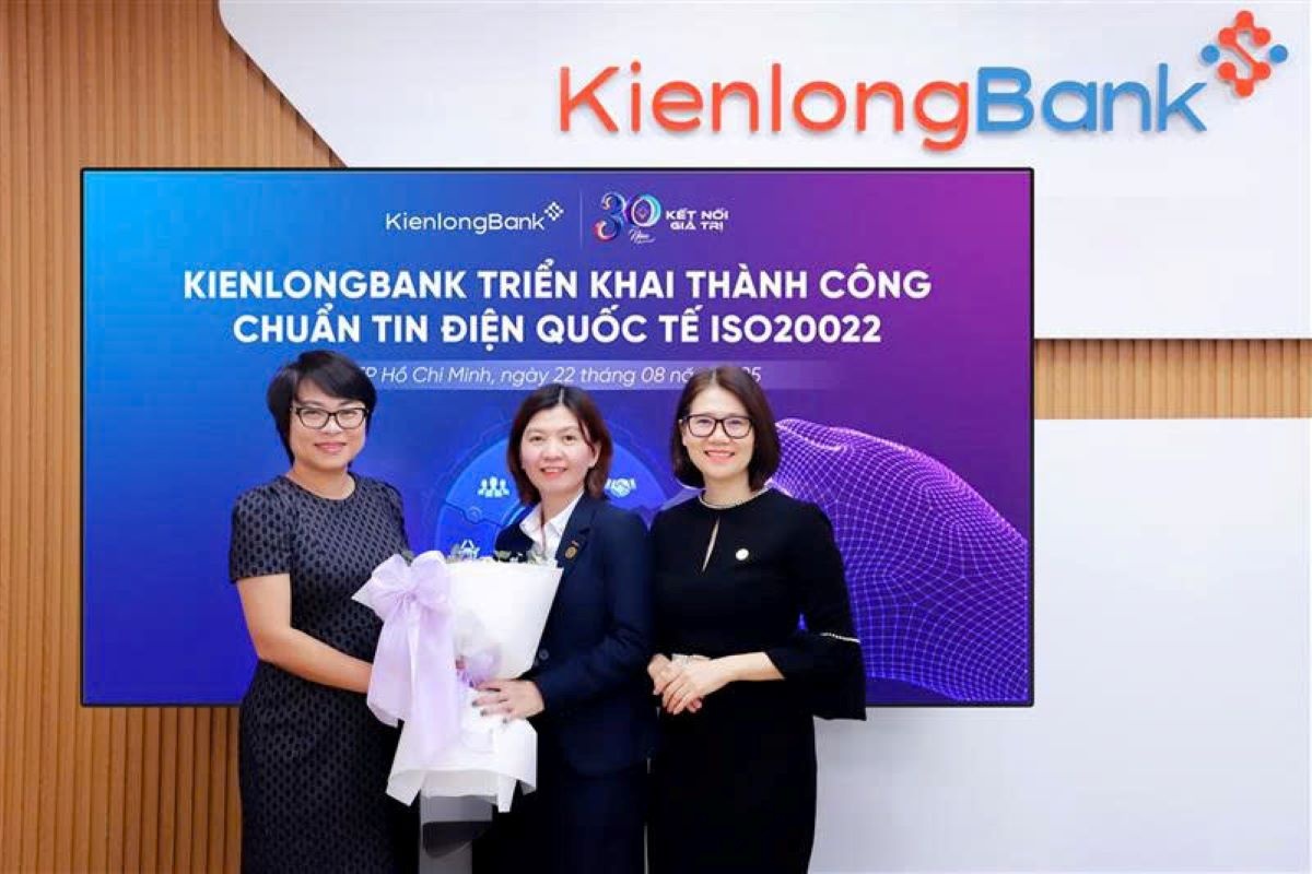 KienlongBank không ngừng đẩy mạnh đầu tư, tối ưu hạ tầng công nghệ và phát triển nhiều sản phẩm, dịch vụ hiện đại KienlongBank không ngừng đẩy mạnh đầu tư, tối ưu hạ tầng công nghệ và phát triển nhiều sản phẩm, dịch vụ hiện đại