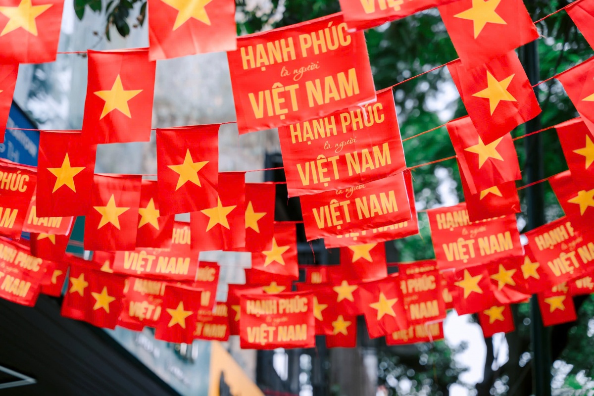 Người dân đổ về photobooth SHB, khoảnh khắc mừng Quốc khánh thêm rộn ràng