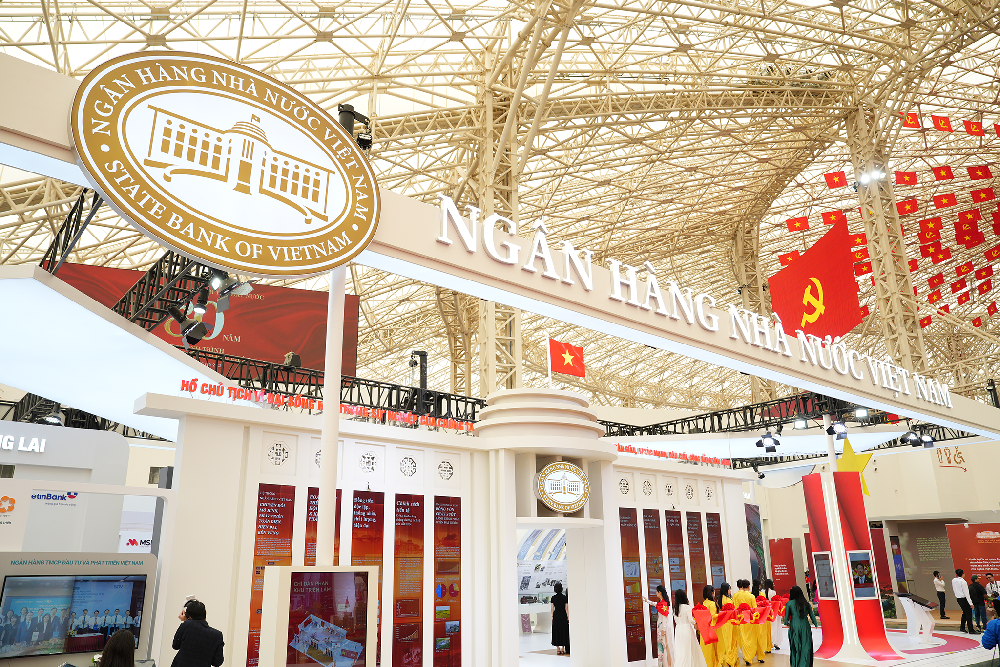 Ấn tượng gian triển lãm ngành Ngân hàng tại Triển lãm thành tựu Đất nước 