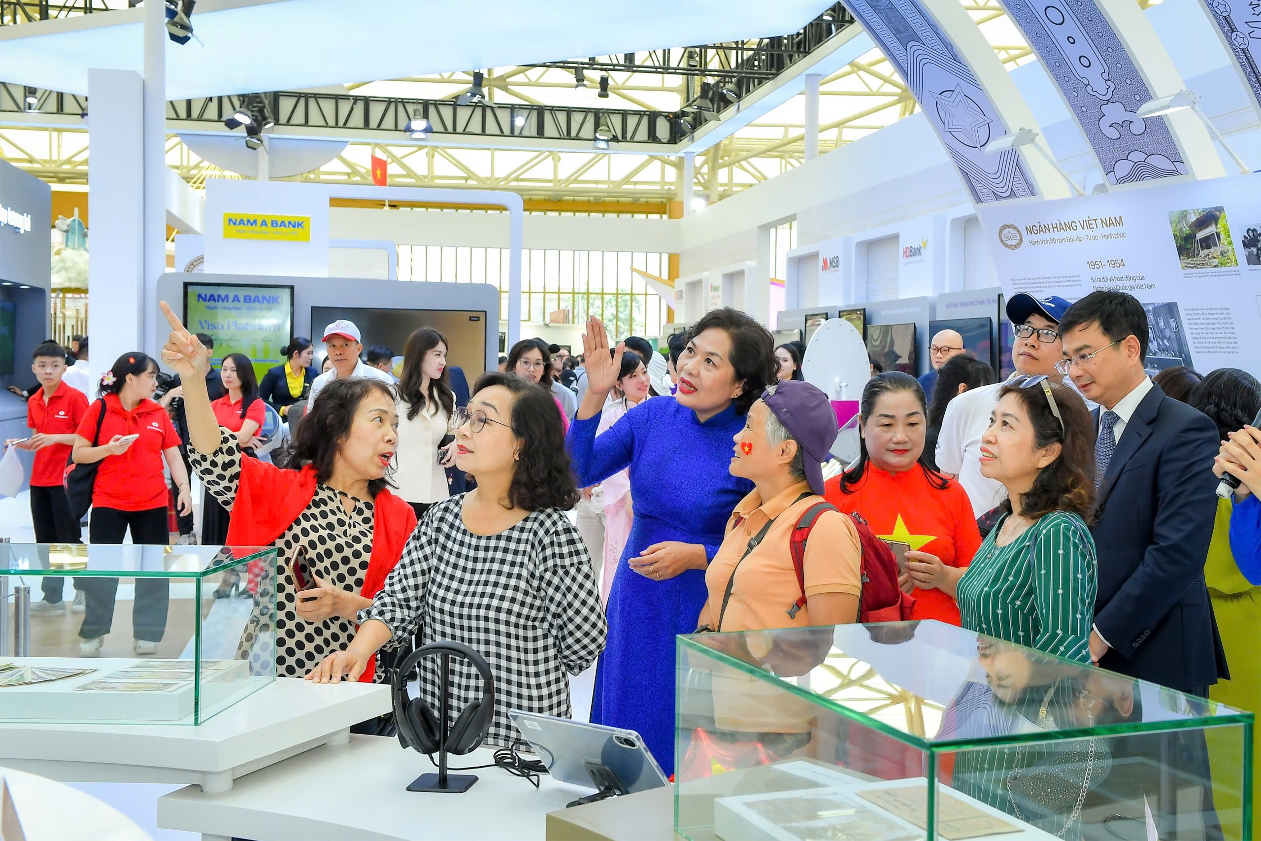 Ấn tượng gian triển lãm của ngành Ngân hàng tại Triển lãm thành tựu Đất nước "80 năm Hành trình Độc lập - Tự do - Hạnh phúc"