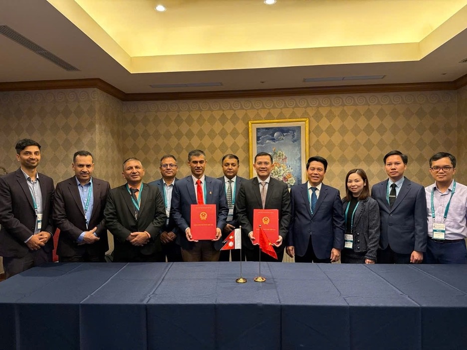 Ảnh: Lễ ký kết MOU giữa Cục PCRT và FIU Nepal tại Hội nghị thường niên APG năm 2025