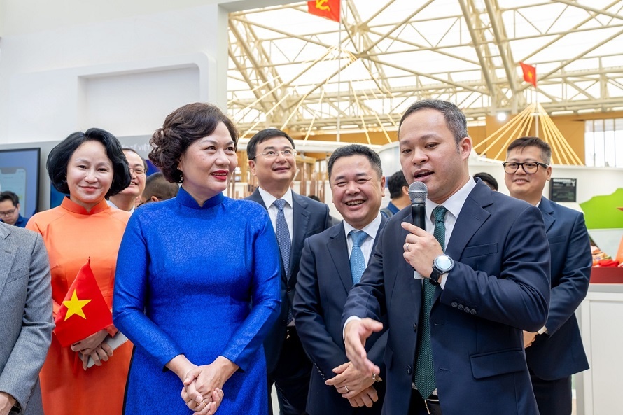 Thanh toán không chạm của VPBank: Điểm nhấn tiêu biểu trong ngành ngân hàng Thanh toán không chạm của VPBank: Điểm nhấn tiêu biểu trong ngành ngân hàng