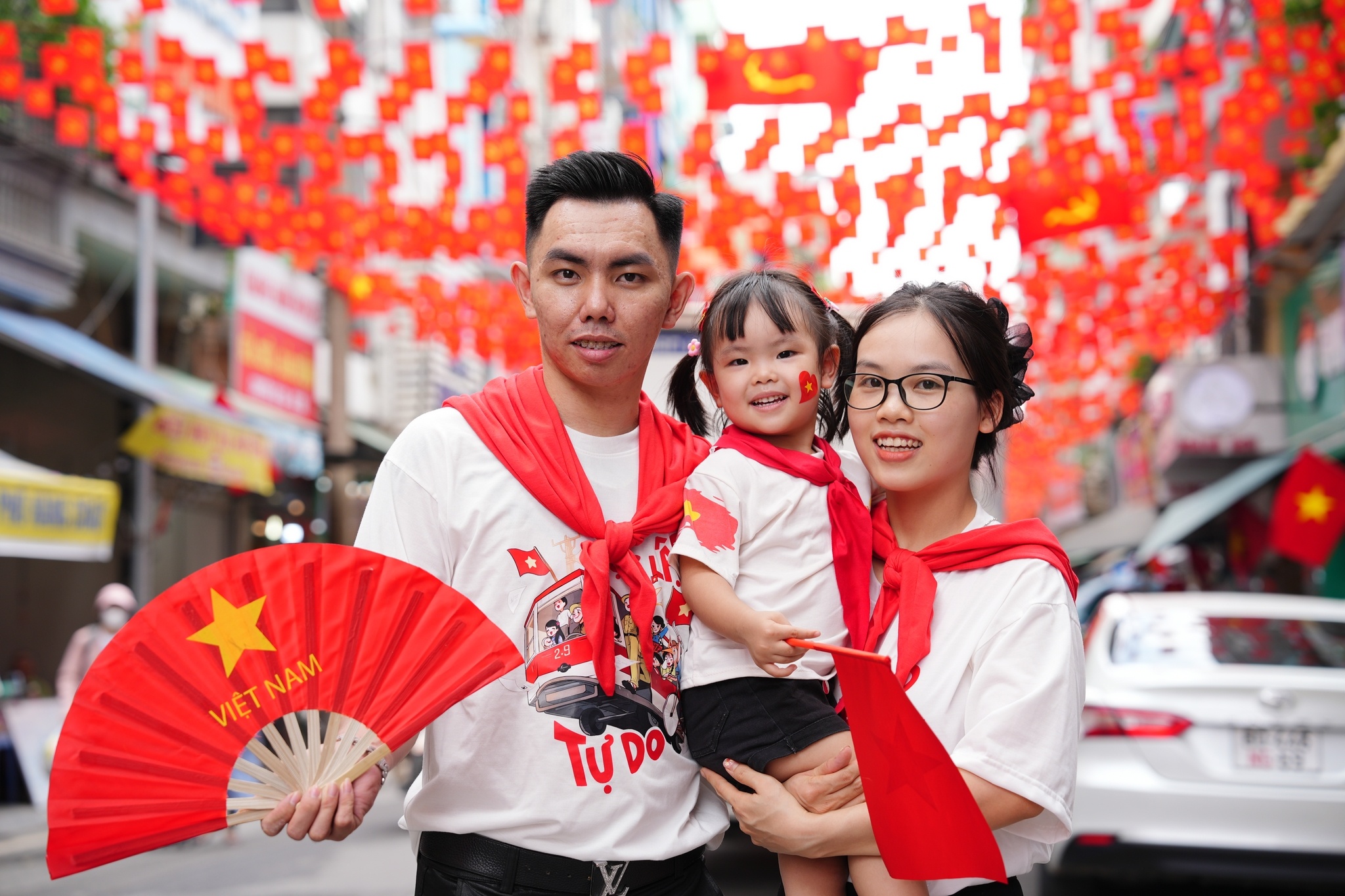 Người dân hân hoan lưu giữ dấu ấn ngày Tết Độc lập