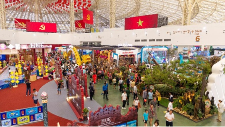 VEC đón lượng khách kỷ lục lên tới 530.000 người trong 2 ngày đầu diễn ra Triển lãm Thành tựu đất nước (LINK) VEC đón lượng khách kỷ lục lên tới 530.000 người trong 2 ngày đầu diễn ra Triển lãm Thành tựu đất nước (LINK)