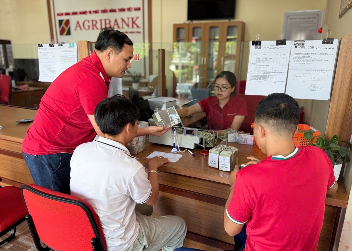 Agribank làm việc xuyên lễ, bảo đảm quà Quốc khánh 2/9 đến người dân kịp thời Agribank làm việc xuyên lễ, bảo đảm quà Quốc khánh 2/9 đến người dân kịp thời