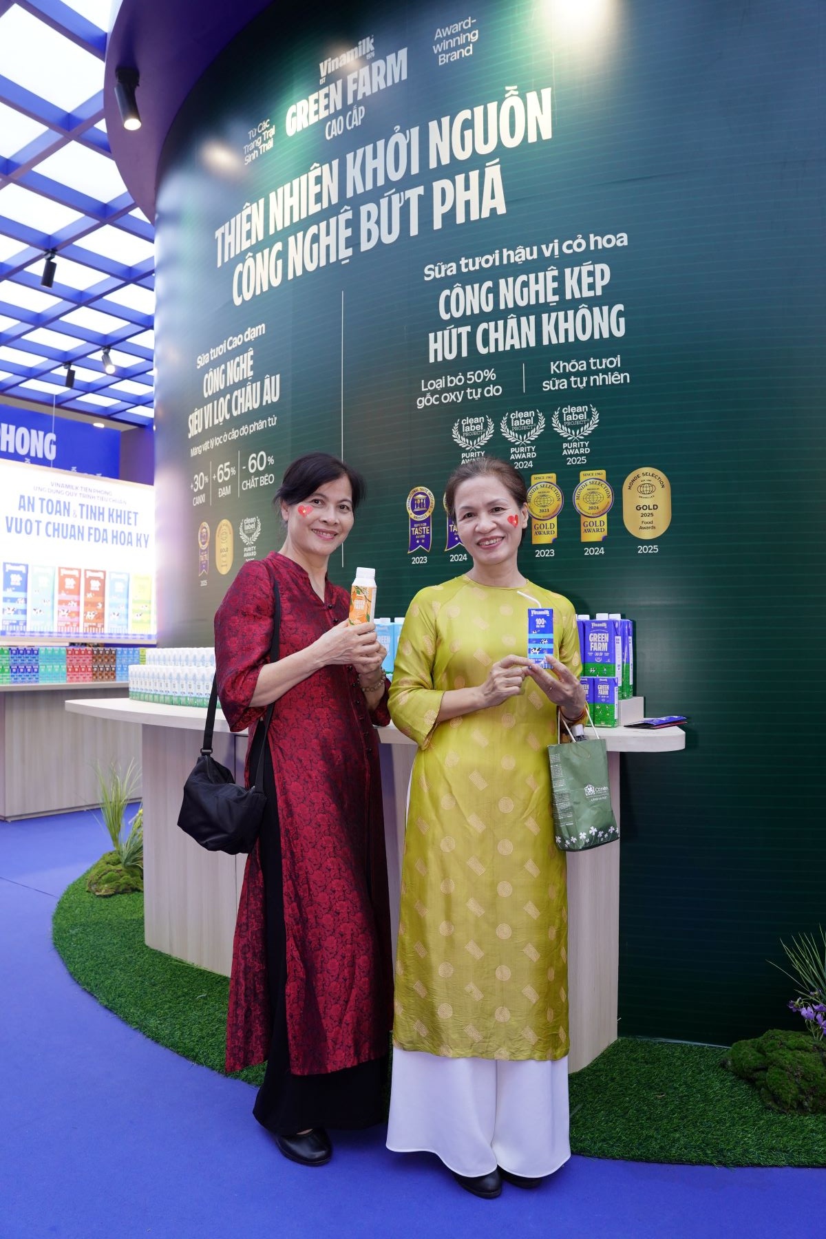                 Không gian triển lãm của Vinamilk còn có nhiều góc check – in cho khách tham quan (Ảnh: Vi Nam)