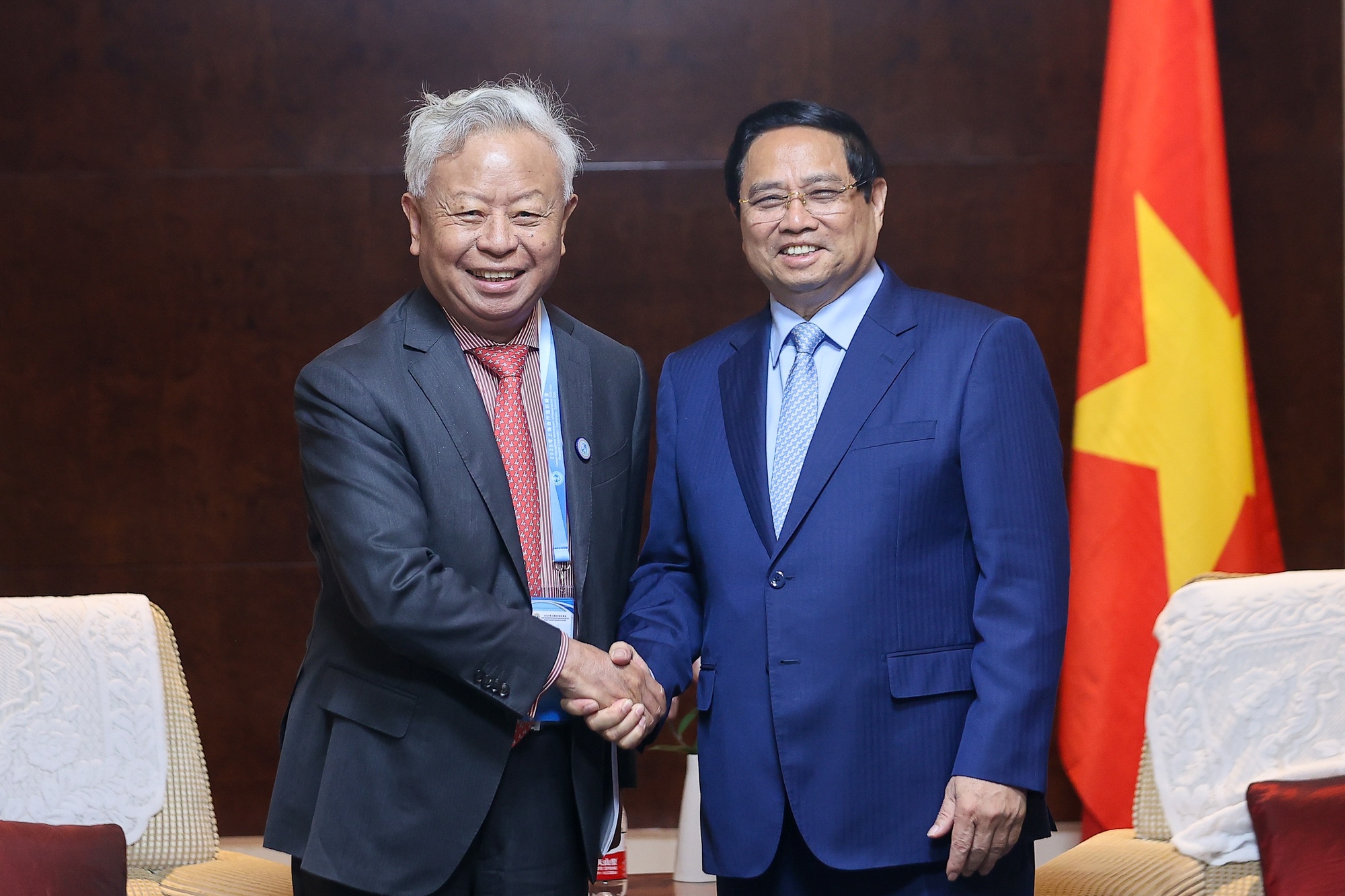 Thủ tướng Phạm Minh Chính tiếp Chủ tịch Ngân hàng Đầu tư cơ sở hạ tầng châu Á (AIIB) Kim Lập Quần - Ảnh: VGP/Nhật Bắc Thủ tướng Phạm Minh Chính tiếp Chủ tịch Ngân hàng Đầu tư cơ sở hạ tầng châu Á (AIIB) Kim Lập Quần - Ảnh: VGP/Nhật Bắc