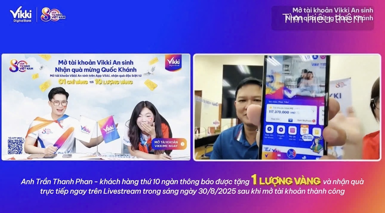 Vikki trao 1 lượng vàng SJC cho khách hàng thứ 10 nghìn