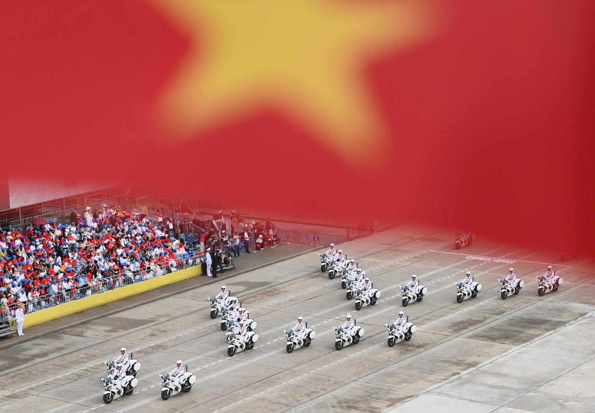 Khối xe chỉ huy giao thông dẫn đoàn - Ảnh: VGP