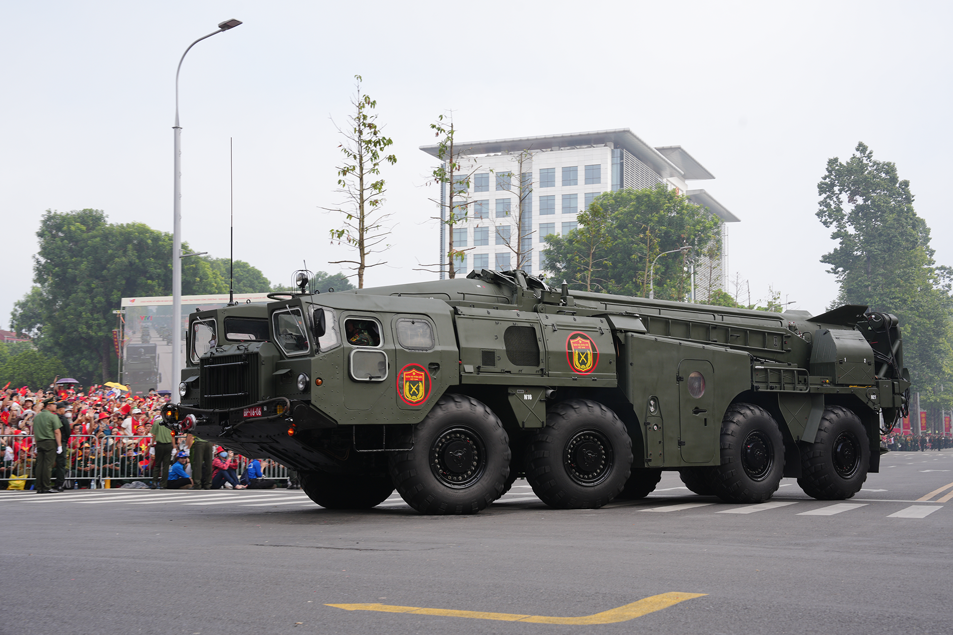 Hàng loạt vũ khí, khí tài hiện đại xuất hiện trong lễ diễu binh, diễu hành A80 Hàng loạt vũ khí, khí tài hiện đại xuất hiện trong lễ diễu binh, diễu hành A80