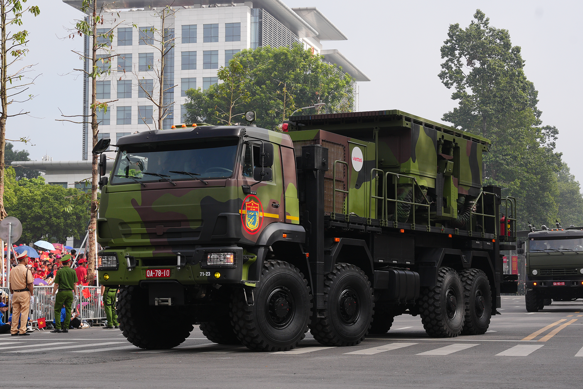 Hàng loạt vũ khí, khí tài hiện đại xuất hiện trong lễ diễu binh, diễu hành A80 Hàng loạt vũ khí, khí tài hiện đại xuất hiện trong lễ diễu binh, diễu hành A80