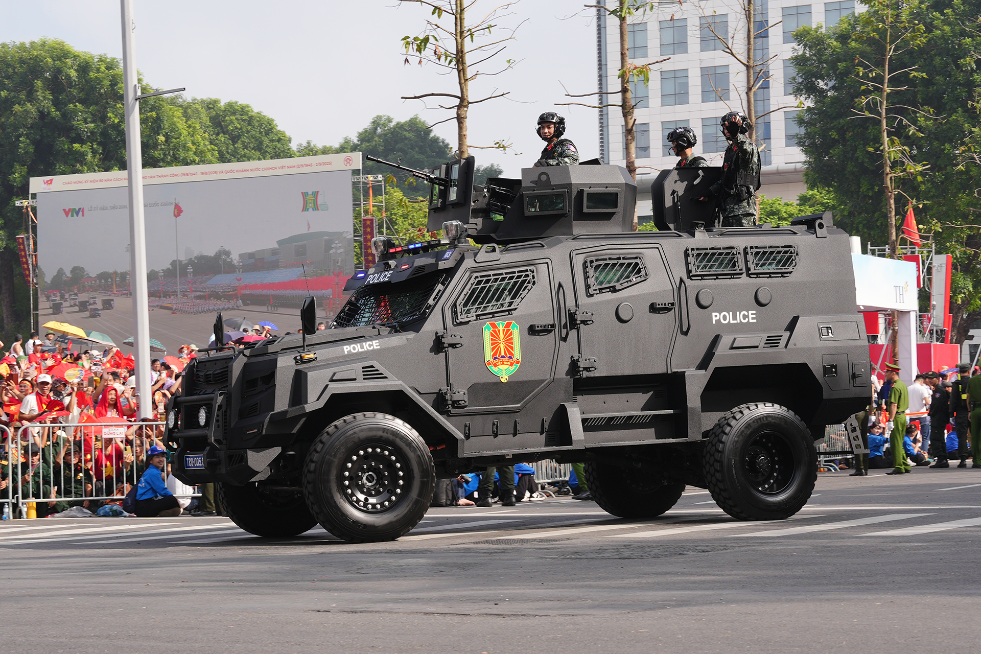 Hàng loạt vũ khí, khí tài hiện đại xuất hiện trong lễ diễu binh, diễu hành A80 Hàng loạt vũ khí, khí tài hiện đại xuất hiện trong lễ diễu binh, diễu hành A80