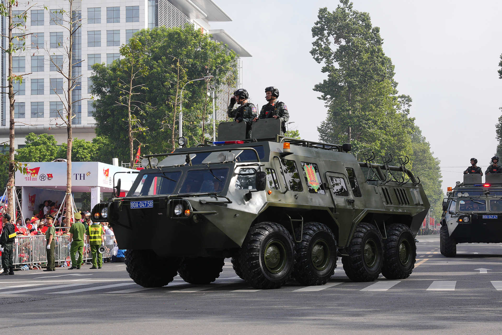 Hàng loạt vũ khí, khí tài hiện đại xuất hiện trong lễ diễu binh, diễu hành A80 Hàng loạt vũ khí, khí tài hiện đại xuất hiện trong lễ diễu binh, diễu hành A80