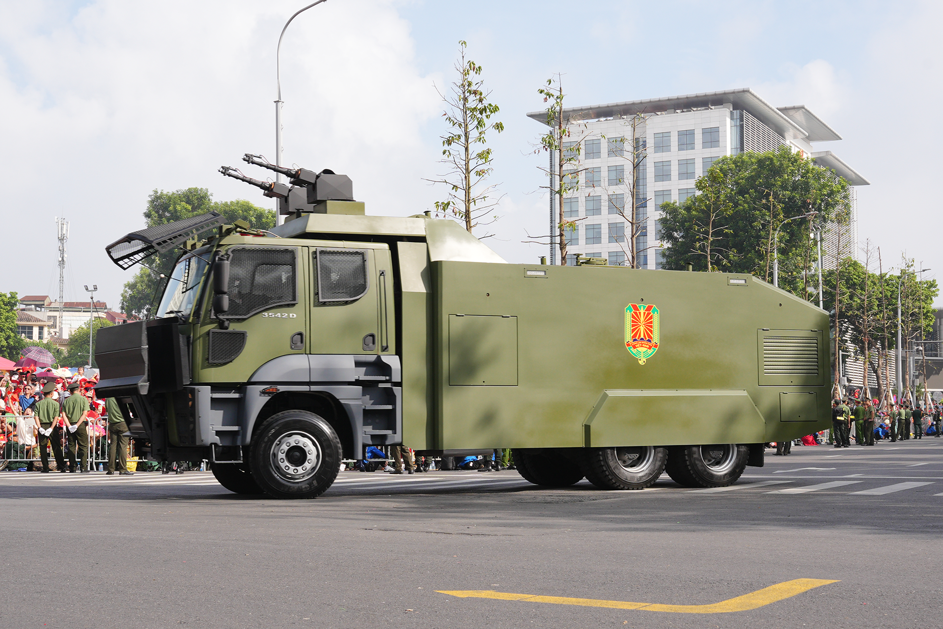 Hàng loạt vũ khí, khí tài hiện đại xuất hiện trong lễ diễu binh, diễu hành A80 Hàng loạt vũ khí, khí tài hiện đại xuất hiện trong lễ diễu binh, diễu hành A80