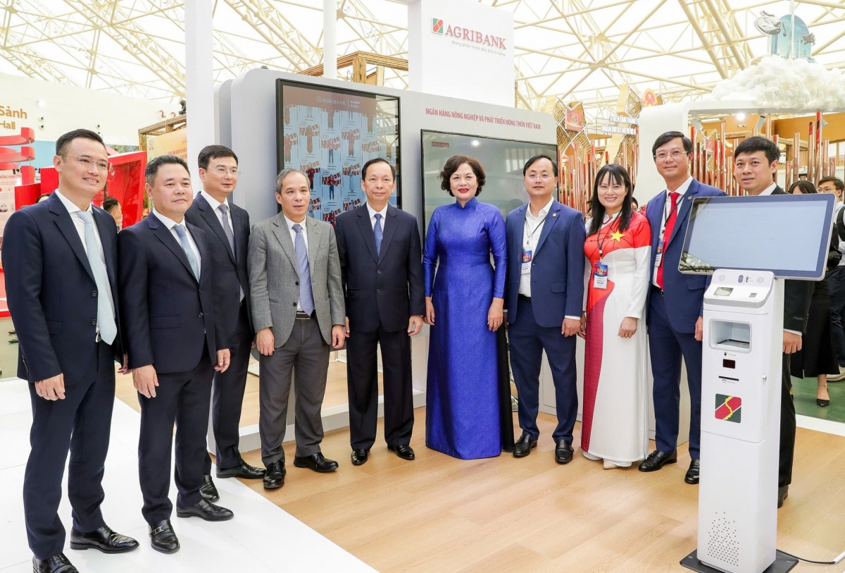 Agribank tiến tới phủ sóng Quầy giao dịch thông minh đến hơn 2200 điểm giao dịch trên toàn quốc
