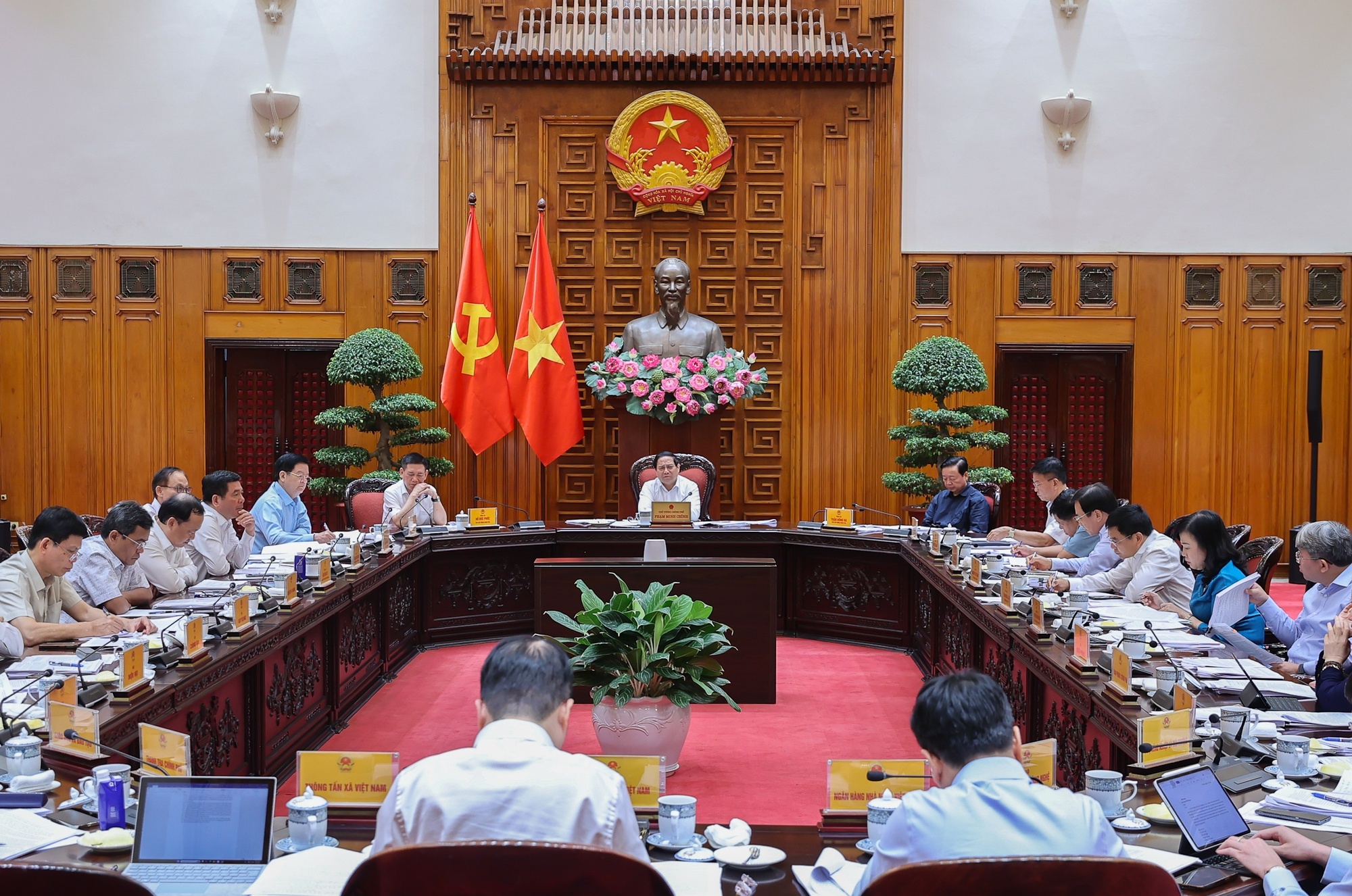 Thủ tướng Phạm Minh Chính chủ trì cuộc họp của Thường trực Chính phủ - Ảnh: VGP/Nhật Bắc Thủ tướng Phạm Minh Chính chủ trì cuộc họp của Thường trực Chính phủ - Ảnh: VGP/Nhật Bắc