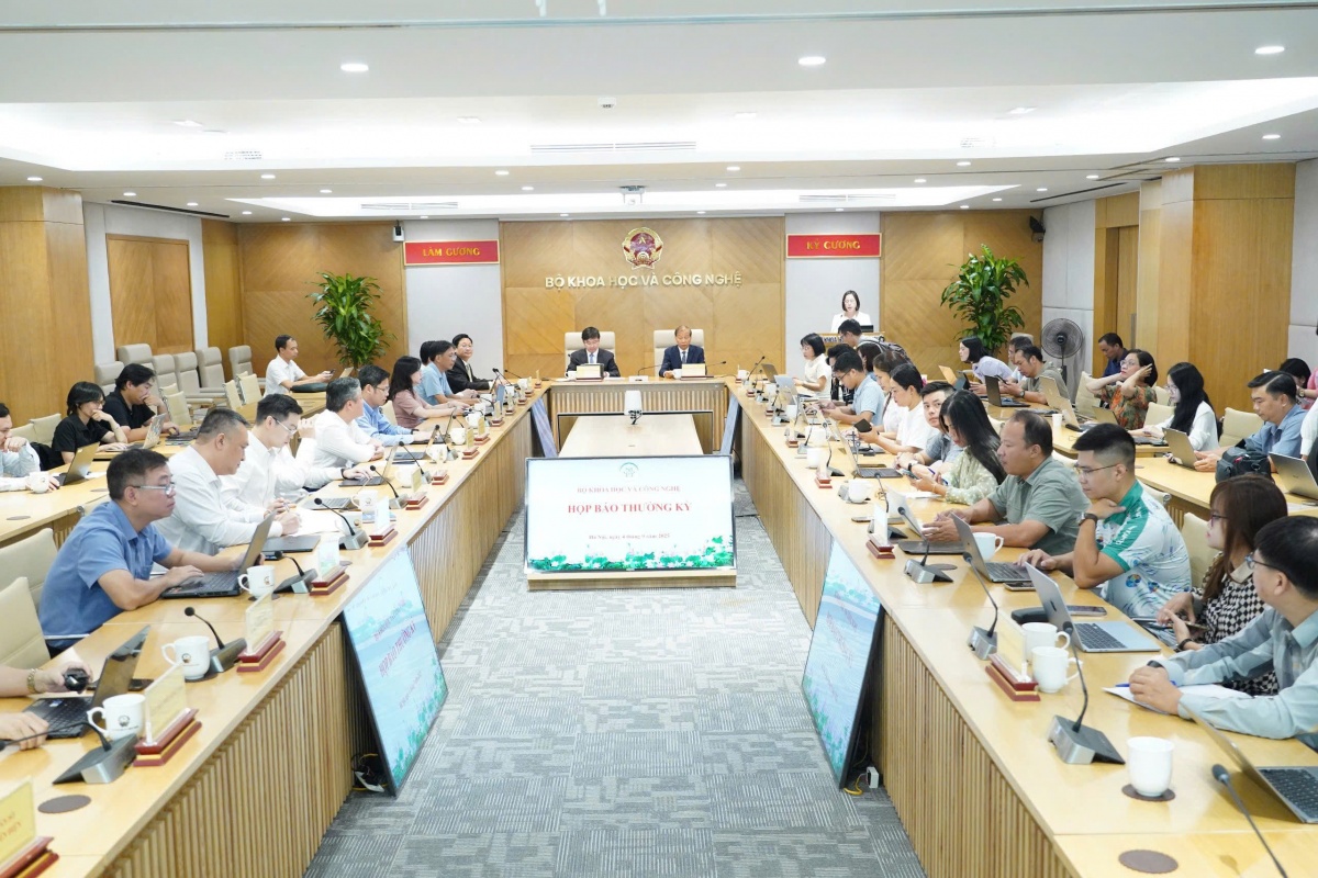 Chính quyền địa phương 2 cấp: Vướng mắc ở hạ tầng và nhân lực số