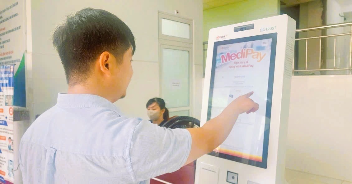 Thanh toán không dùng tiền mặt đã và đang được đẩy mạnh tại Trung tâm Y tế Hải Châu. Thanh toán không dùng tiền mặt đã và đang được đẩy mạnh tại Trung tâm Y tế Hải Châu.