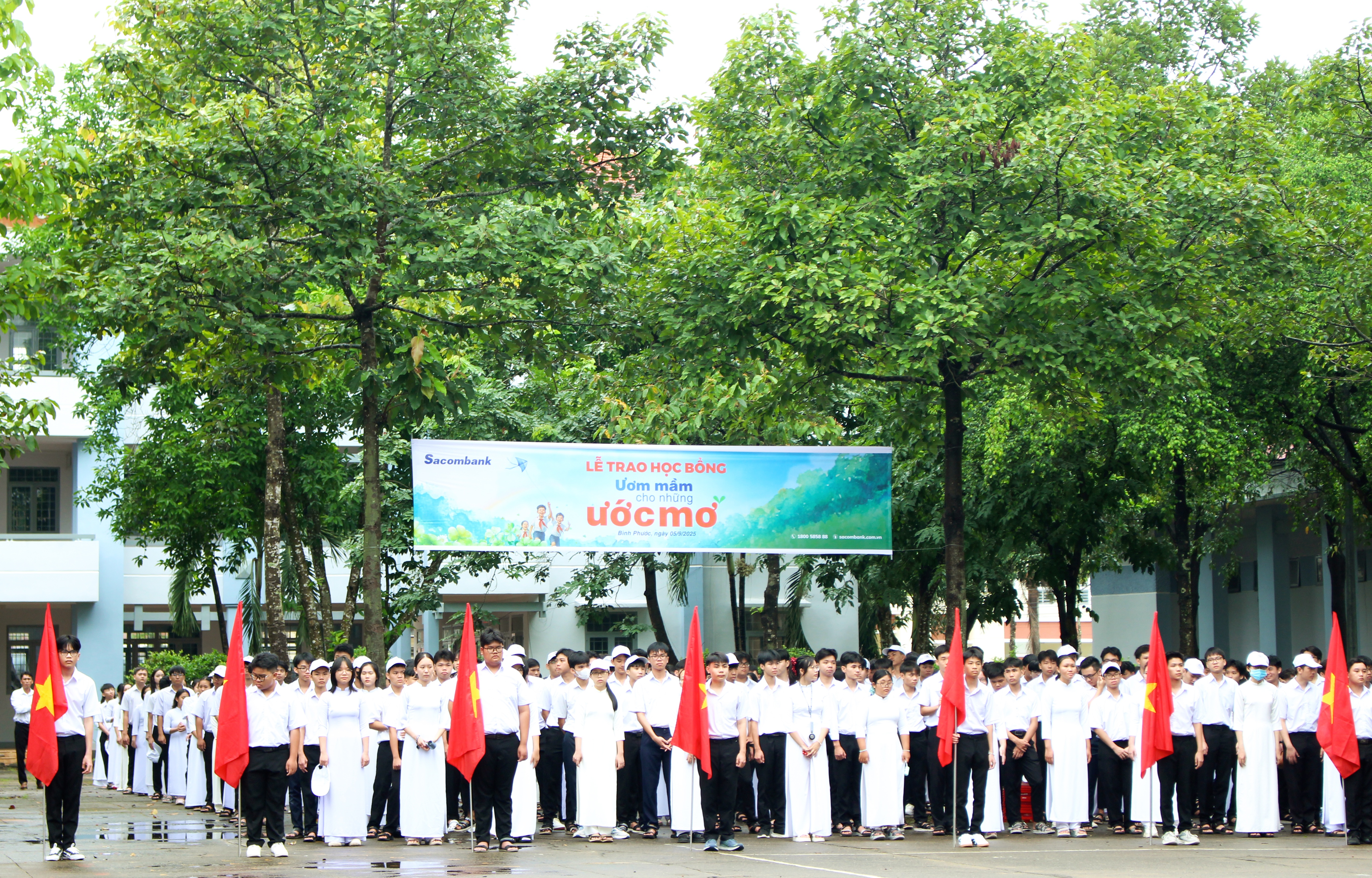 Sacombank “ươm mầm cho những ước mơ”, chung tay vun đắp thế hệ trẻ