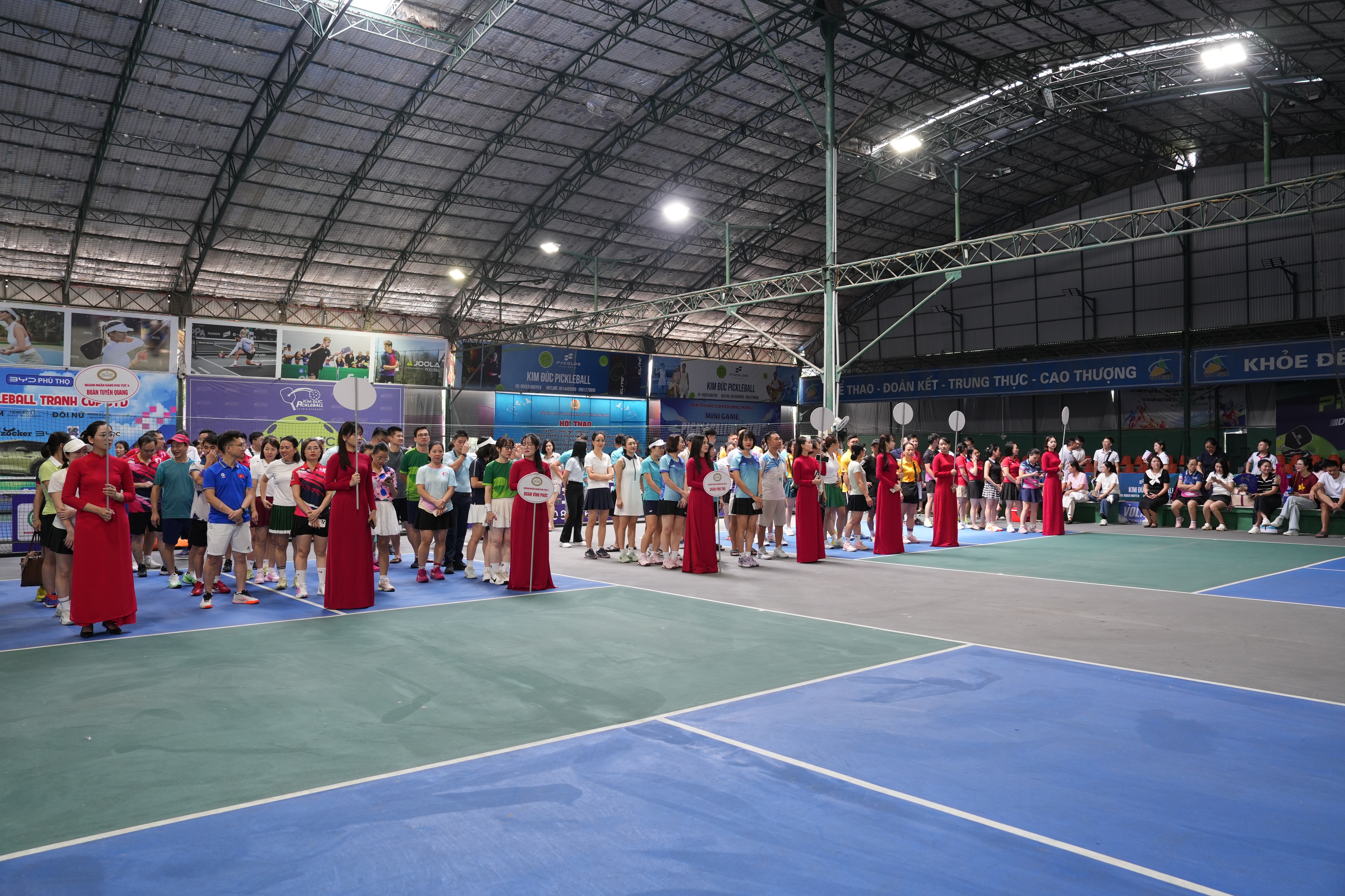 Phát huy tinh thần thể thao để gắn kết, quyết tâm hoàn thành nhiệm vụ của ngành Ngân hàng Phát huy tinh thần thể thao để gắn kết, quyết tâm hoàn thành nhiệm vụ của ngành Ngân hàng