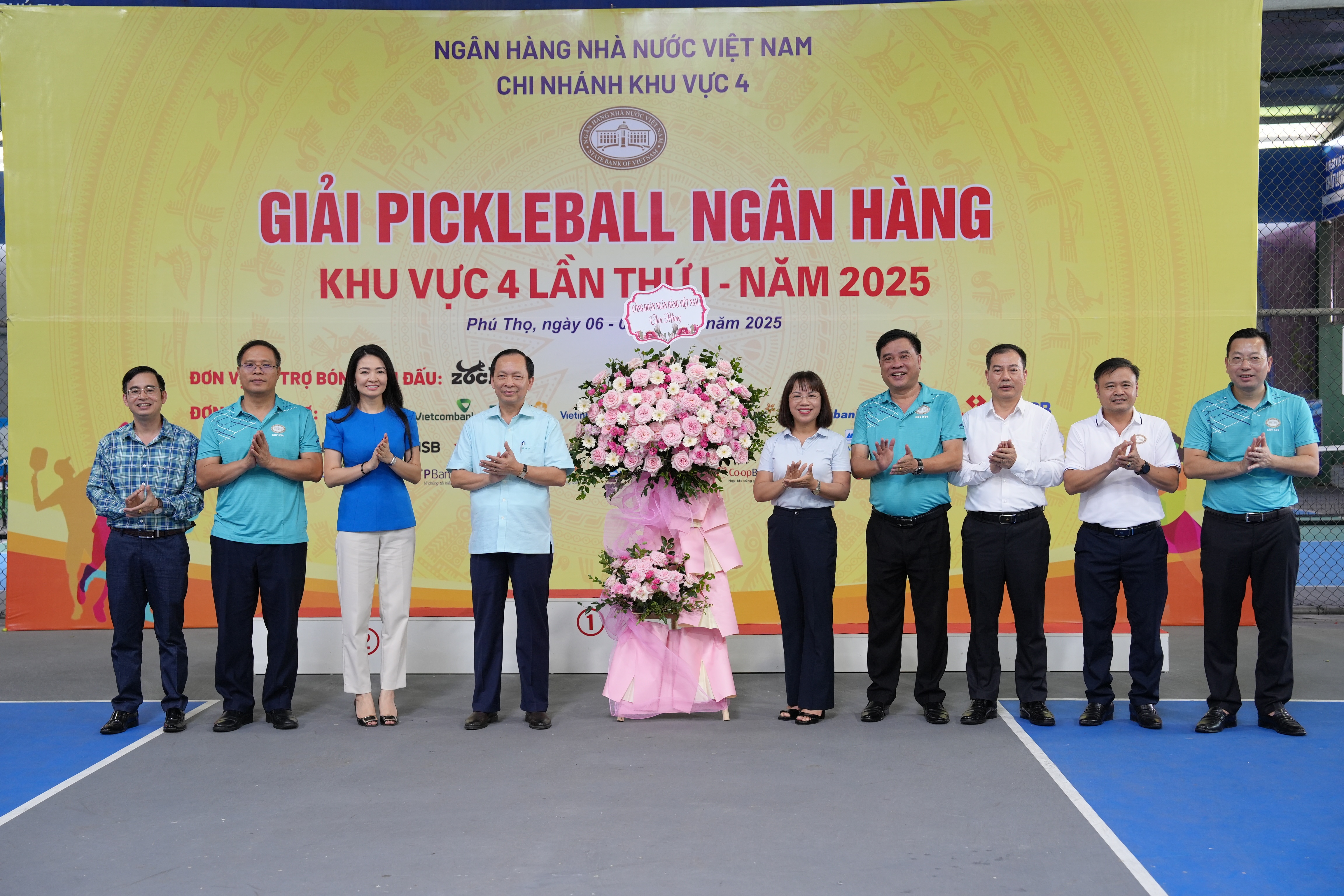 Phát huy tinh thần thể thao để gắn kết, quyết tâm hoàn thành nhiệm vụ của ngành Ngân hàng Phát huy tinh thần thể thao để gắn kết, quyết tâm hoàn thành nhiệm vụ của ngành Ngân hàng