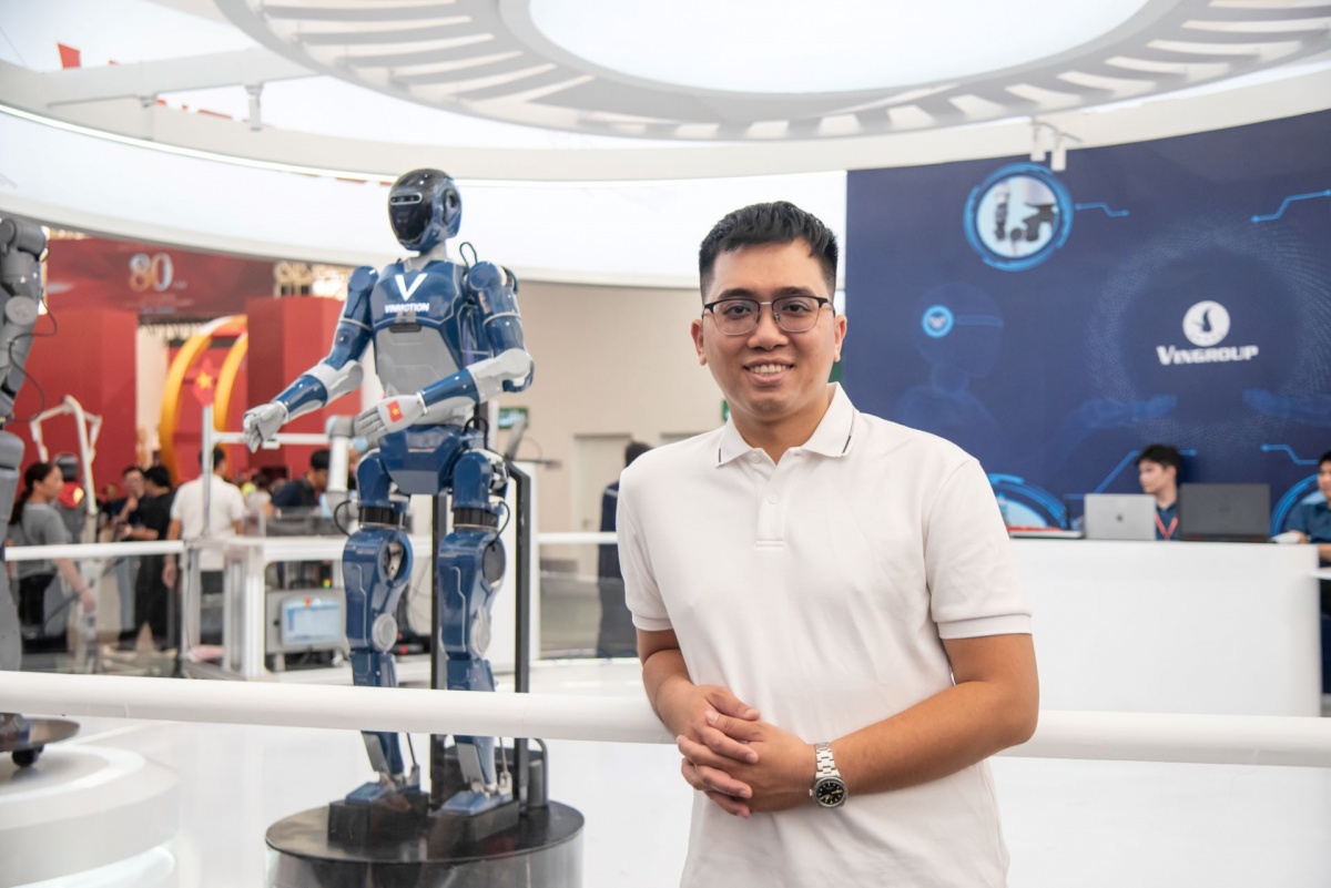 Chuyên gia Đoàn Anh Dũng chia sẻ ấn tượng và tự hào với những thành tựu của Vingroup, VinFast.