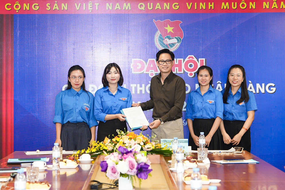 Chi đoàn Thời báo Ngân hàng: Xung kích trong hoạt động tuyên truyền và công tác chuyên môn