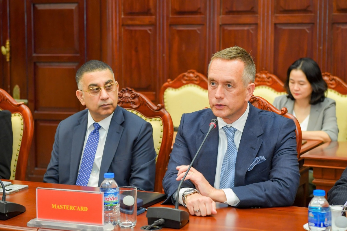 Phó Thống đốc Phạm Tiến Dũng tiếp Phó Chủ tịch Toàn cầu Tập đoàn Mastercard