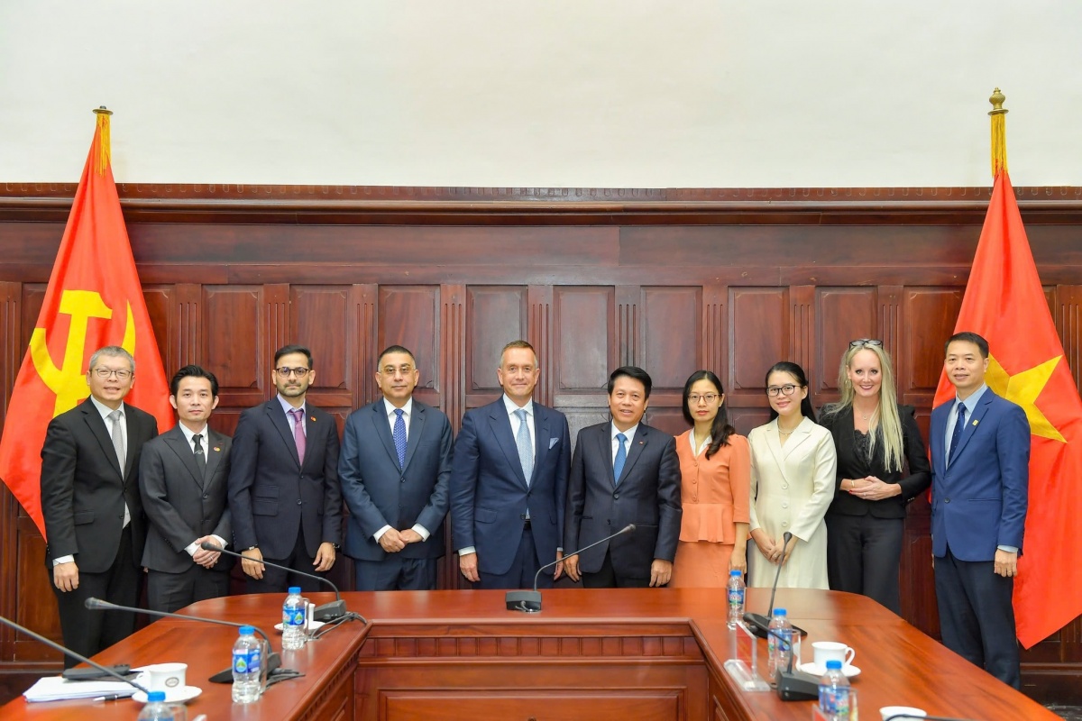 Phó Thống đốc Phạm Tiến Dũng tiếp Phó Chủ tịch Toàn cầu Tập đoàn Mastercard