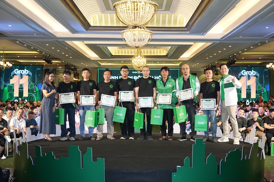 Grab vinh danh các bác tài hoạt động tích cực trong đội cứu hộ 24/7