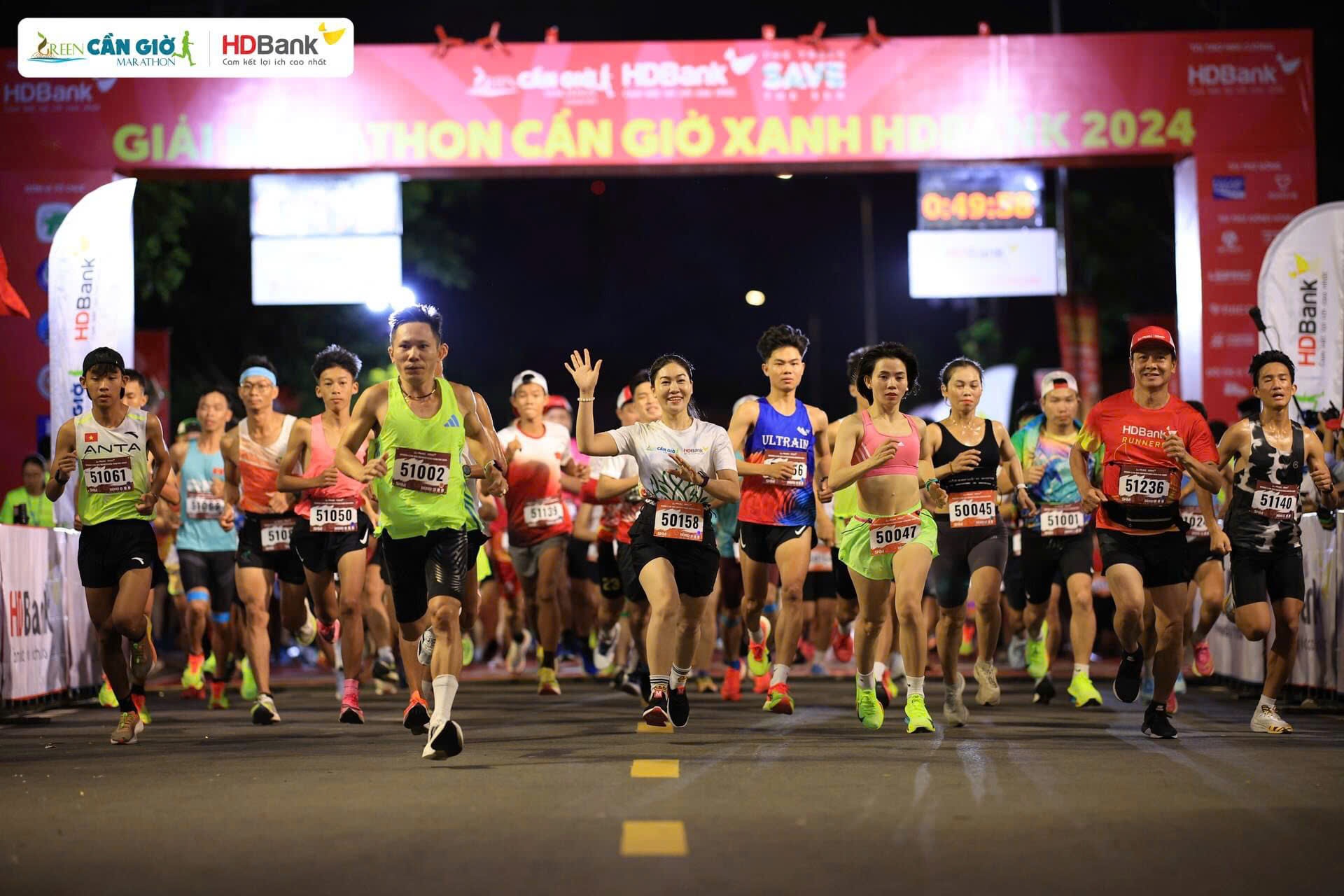  Đường đua xanh là nơi hội tụ quen thuộc của hơn 3.000 runners trong nước và quốc tế nhiều năm qua