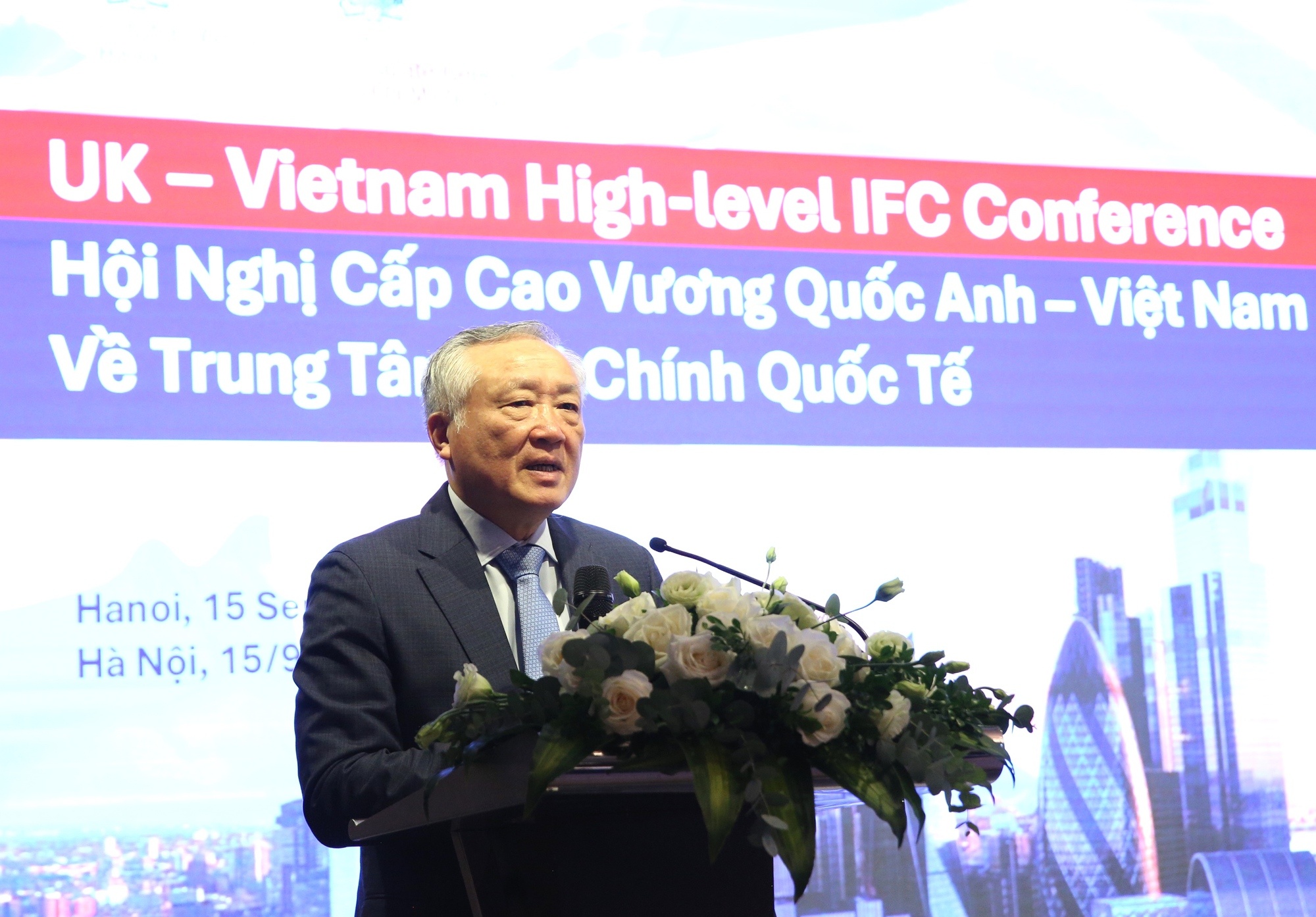 Phó Thủ tướng Thường trực Nguyễn Hòa Bình mong muốn Vương quốc Anh và Trung tâm Tài chính London tiếp tục hỗ trợ, đồng hành cùng Việt Nam, đặc biệt trong việc quảng bá và giới thiệu Trung tâm Tài chính Việt Nam - Ảnh: VGP/Nguyễn Hoàng