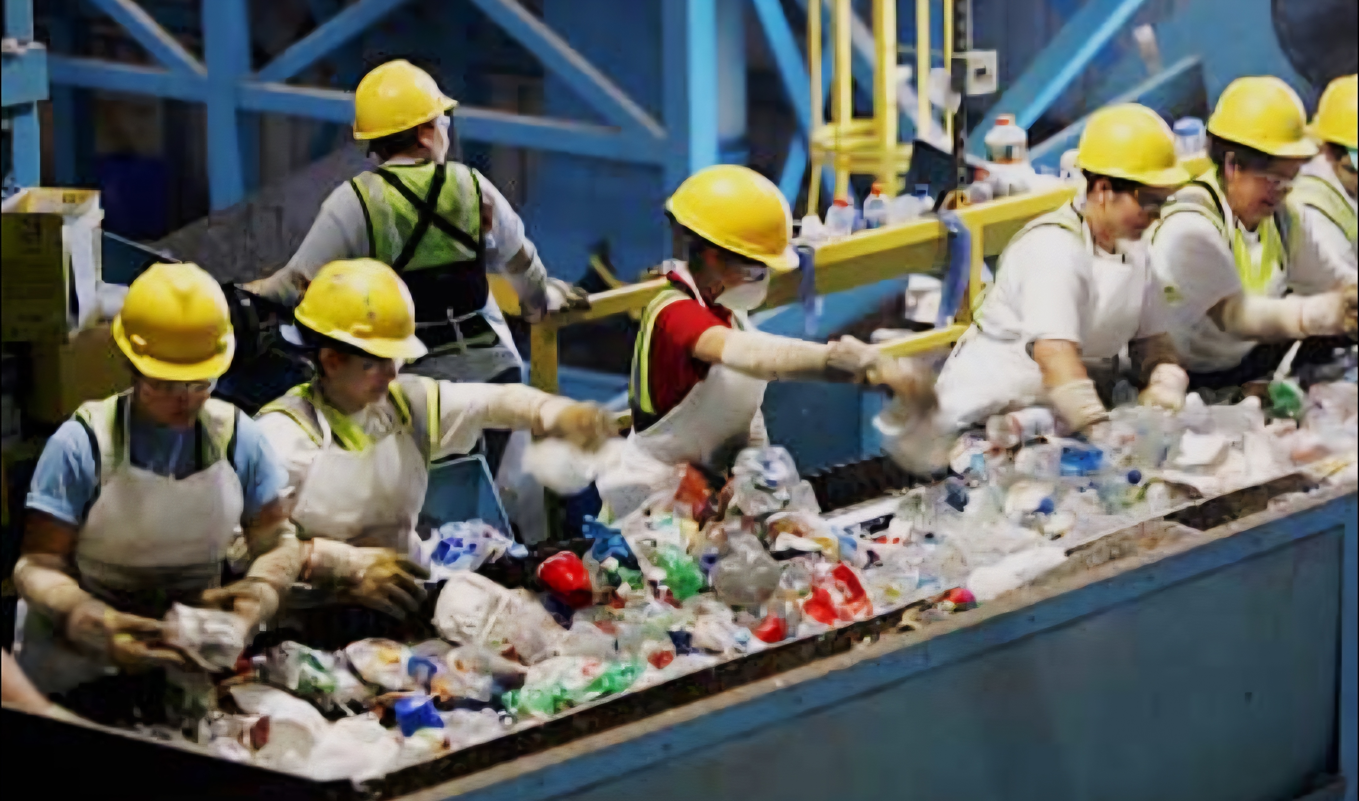 Chi phí thu gom, phân loại rác vẫn còn khá cao