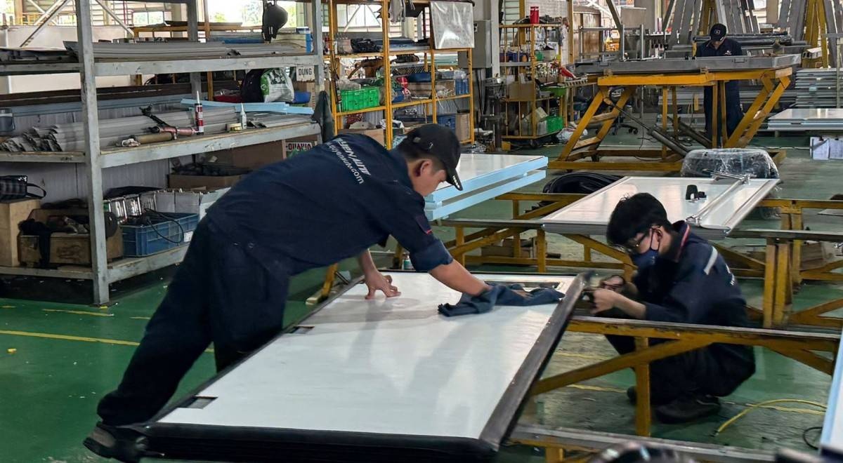 Hà Nội: Điều tra chuyên đề về lao động, tiền lương tại 700 doanh nghiệp Hà Nội: Điều tra chuyên đề về lao động, tiền lương tại 700 doanh nghiệp